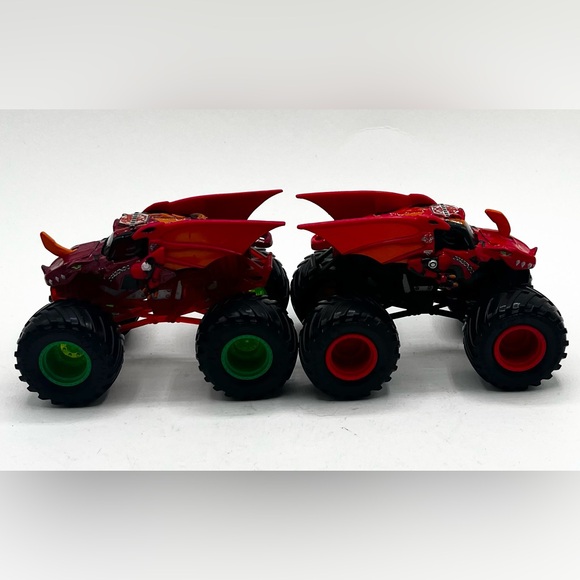 2 Monster Jam Monster Trucks - BAKUGAN - DRAGONOID Red & Green Wheels - Picture 1 of 5